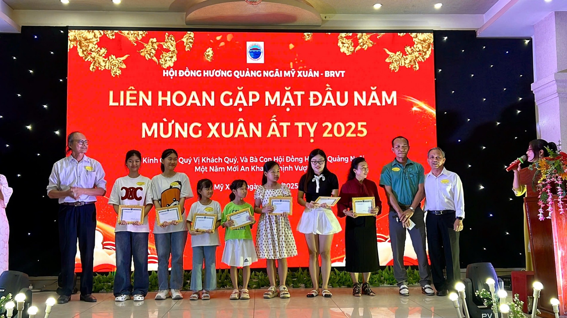 hoi_dong_huong_quang_ngai_tai_my_xuan_noi_tinh_yeu_thuong_dom_hoa_va_chap_canh_kinh_te